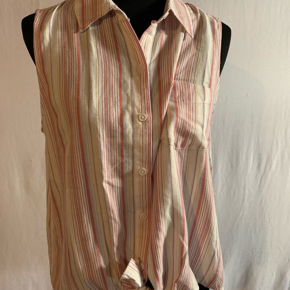 Super cute Womens sleeves button down shirt
